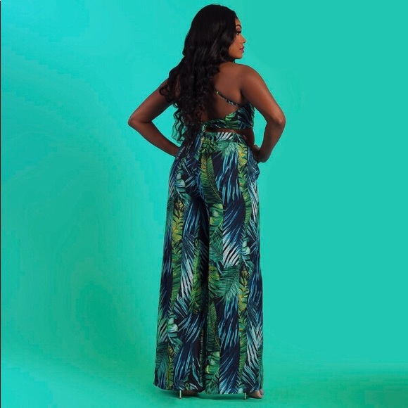 Cute 2 piece - Picture 2 of 8